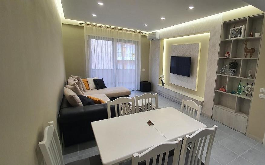 Deluxe Apartment Vlorë Екстериор снимка